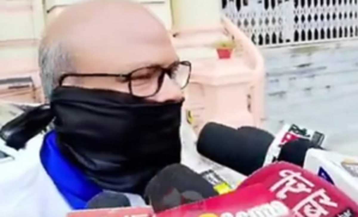 बिहार विधानसभा में विपक्ष का हंगामा जारी, कांग्रेस के विधायक मुंह पर काली पट्टी बांधकर पहुंचे